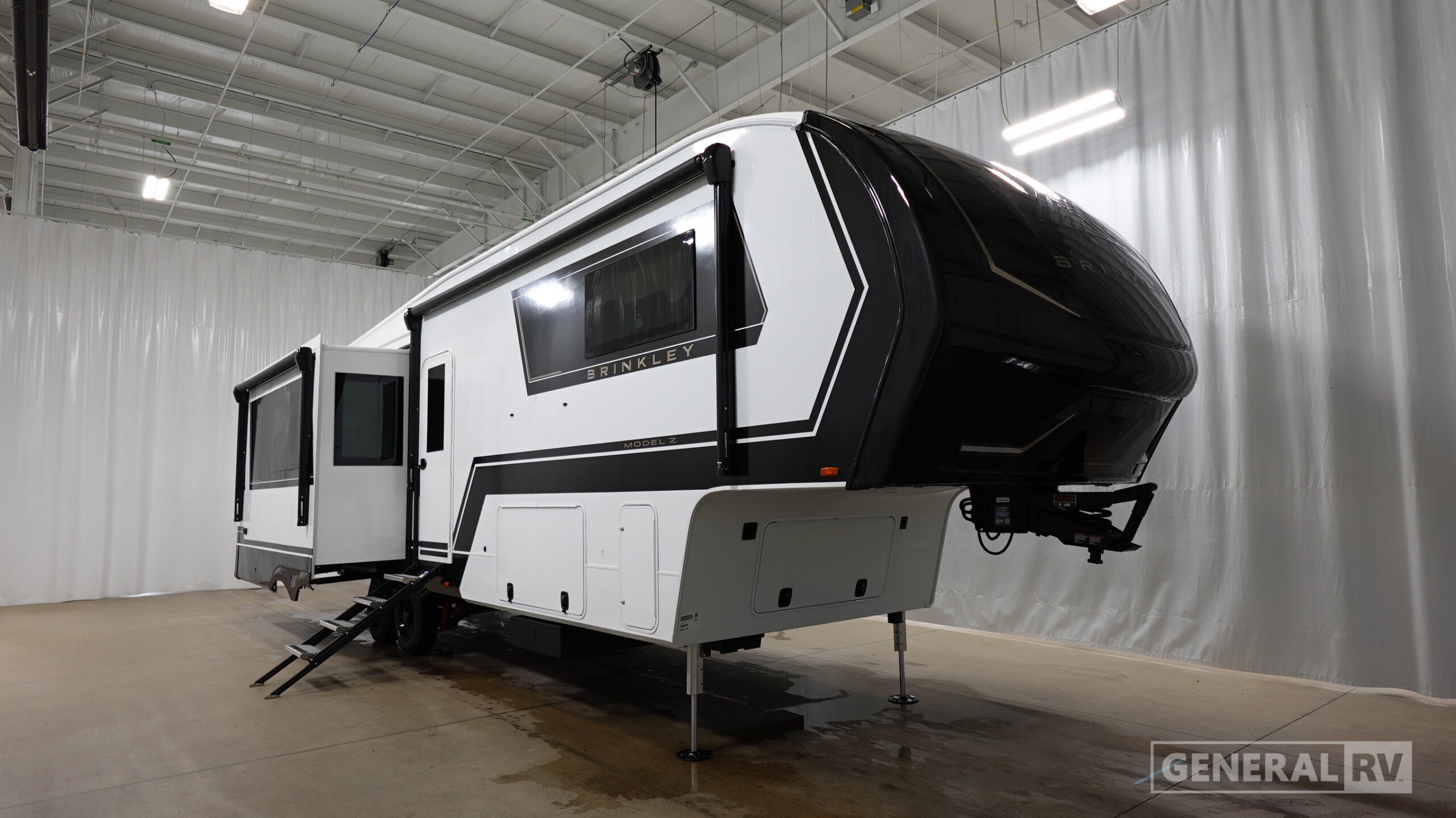 2027 Brinkley MODEL Z 3200 in north canton OH