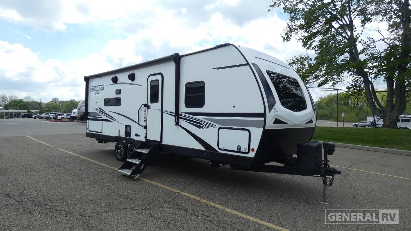 A photo of this 2022 Kz CONNECT 241RLK