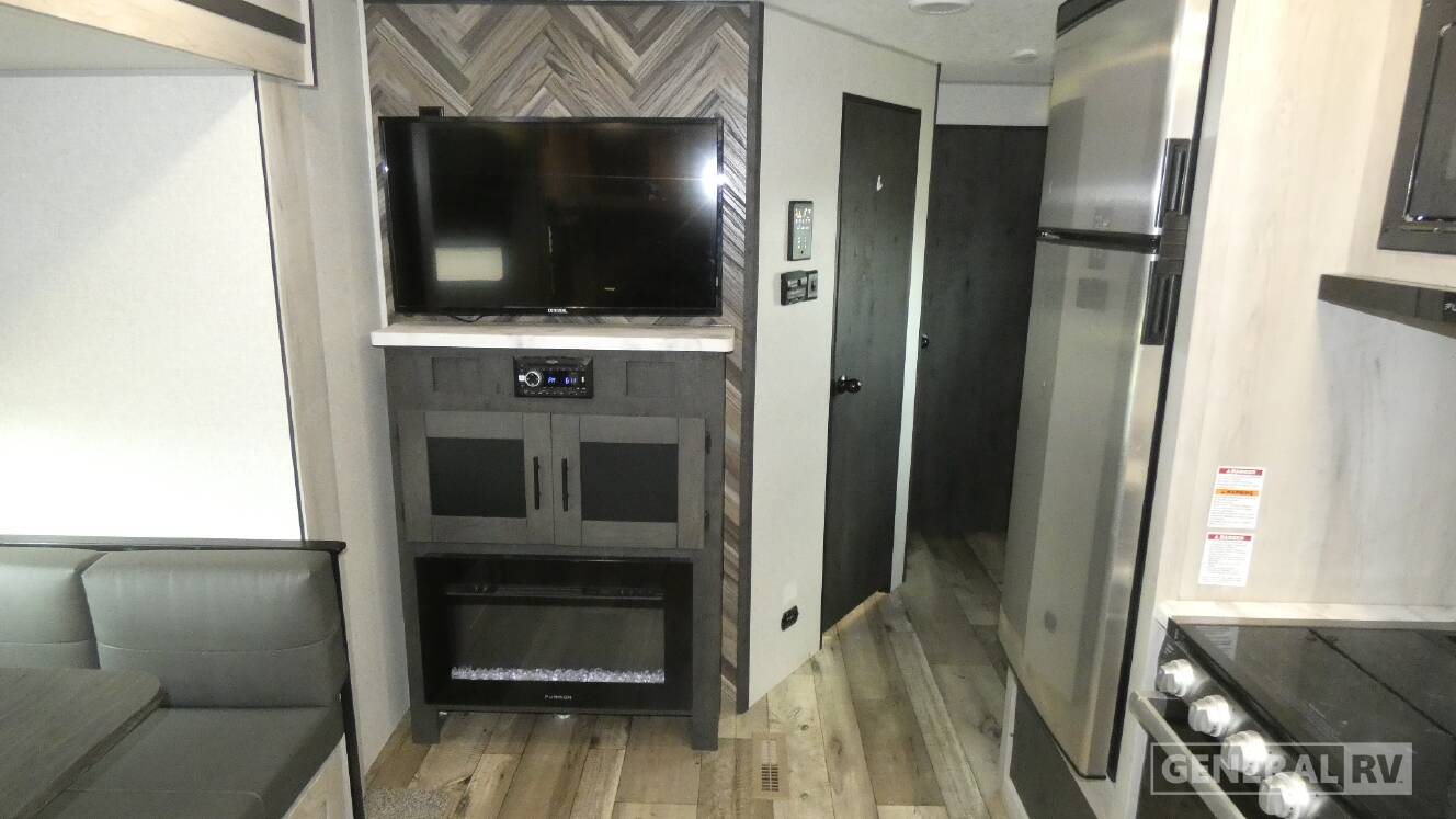 A photo of this 2022 Kz CONNECT 241RLK