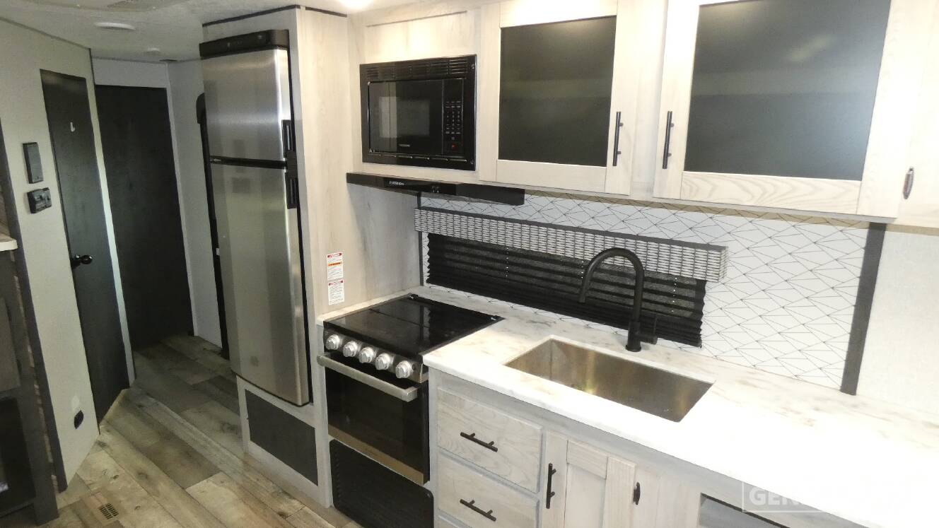 A photo of this 2022 Kz CONNECT 241RLK