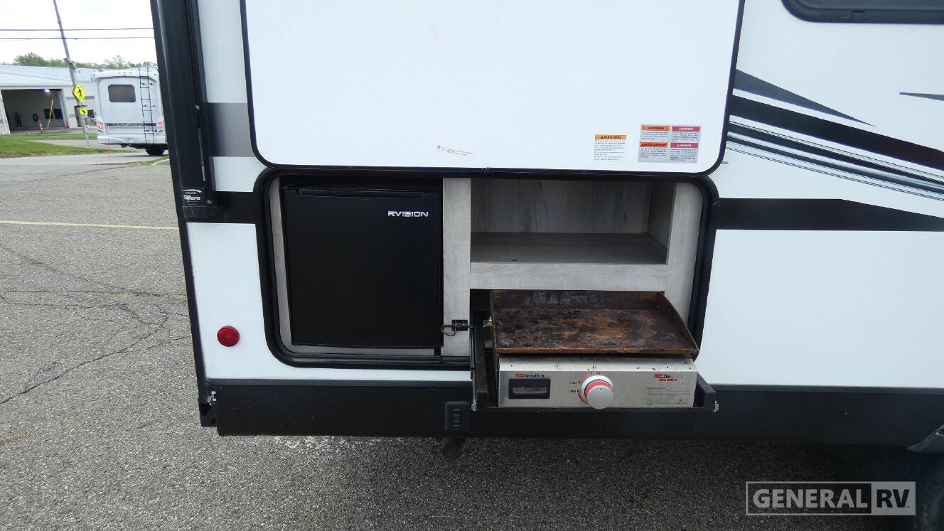 A photo of this 2022 Kz CONNECT 241RLK