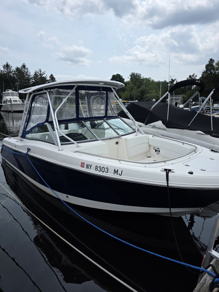 2013 Robalo R247 in islip terrace NY