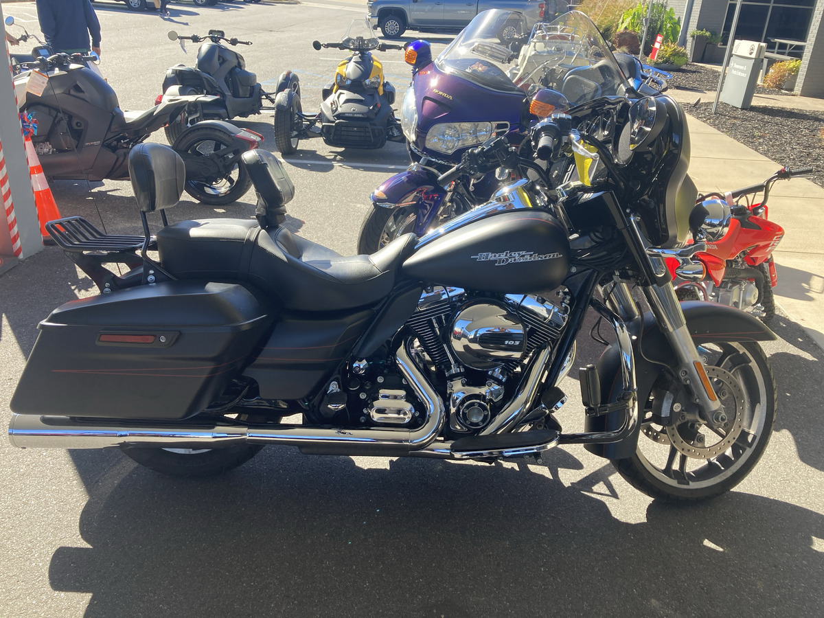 2014 Harley Davidson FLHXS - Street Glide Special SPECIAL in Winston-salem, NC