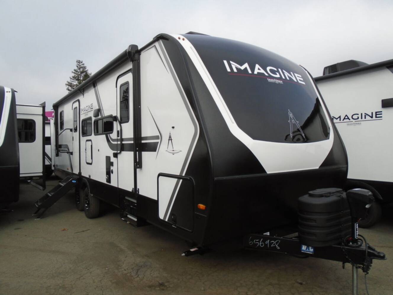 A photo of this 2026 Grand Design Imagine 2810BH