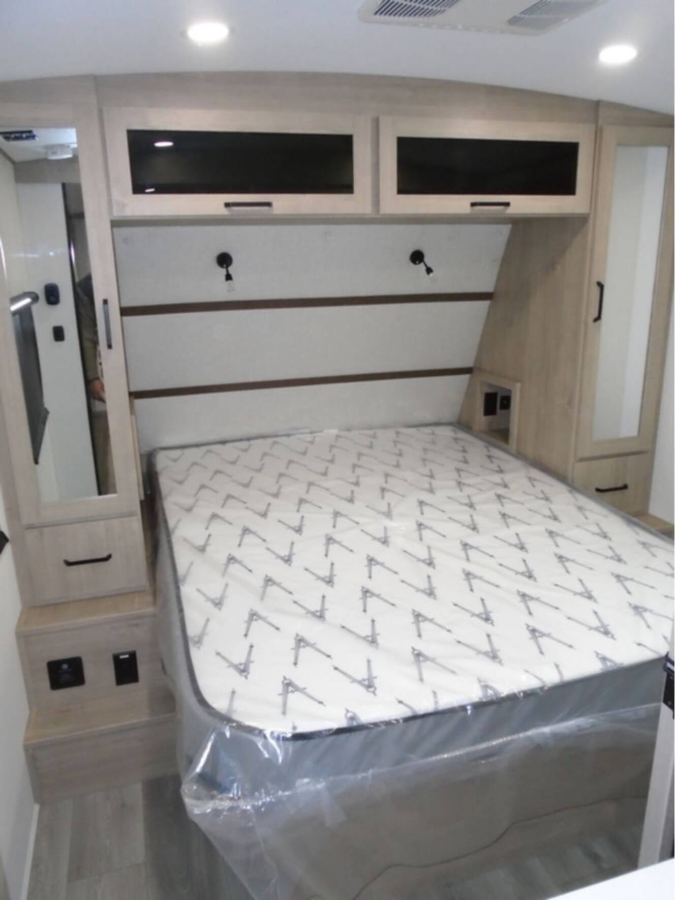 A photo of this 2026 Grand Design Imagine 2810BH