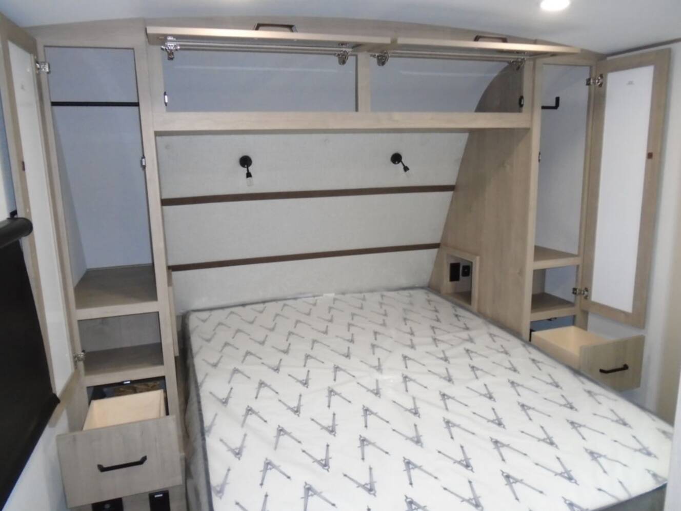 A photo of this 2026 Grand Design Imagine 2810BH