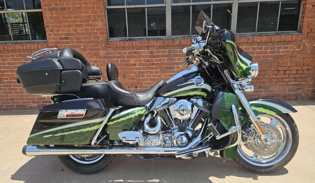 2006 Harley-Davidson® FLHTCUSE - Ultra Classic® Electra Glide® Screamin' Ea CVO ULTRA CLASSIC in Oklahoma City, OK