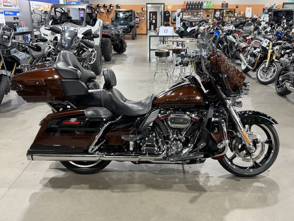2019 Harley-Davidson® FLHTKSE - CVO Limited CVO LIMITED in Fayetteville, NC