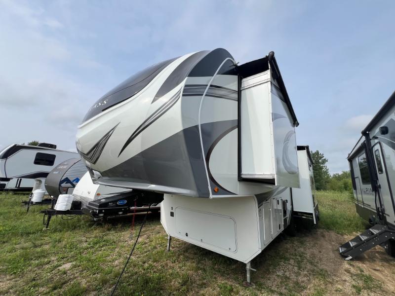 2021 Grand Design Solitude S-Class 2930RL in elkhorn WI
