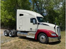 3 of the Best Sleeper Cab Trucks image