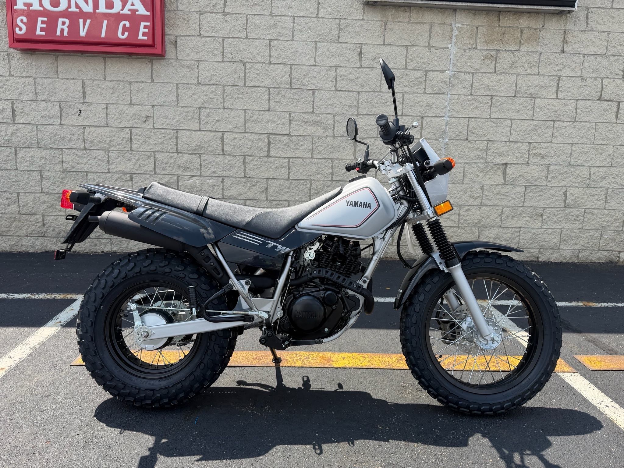 2027 Yamaha TW200 200 in Massillon, OH