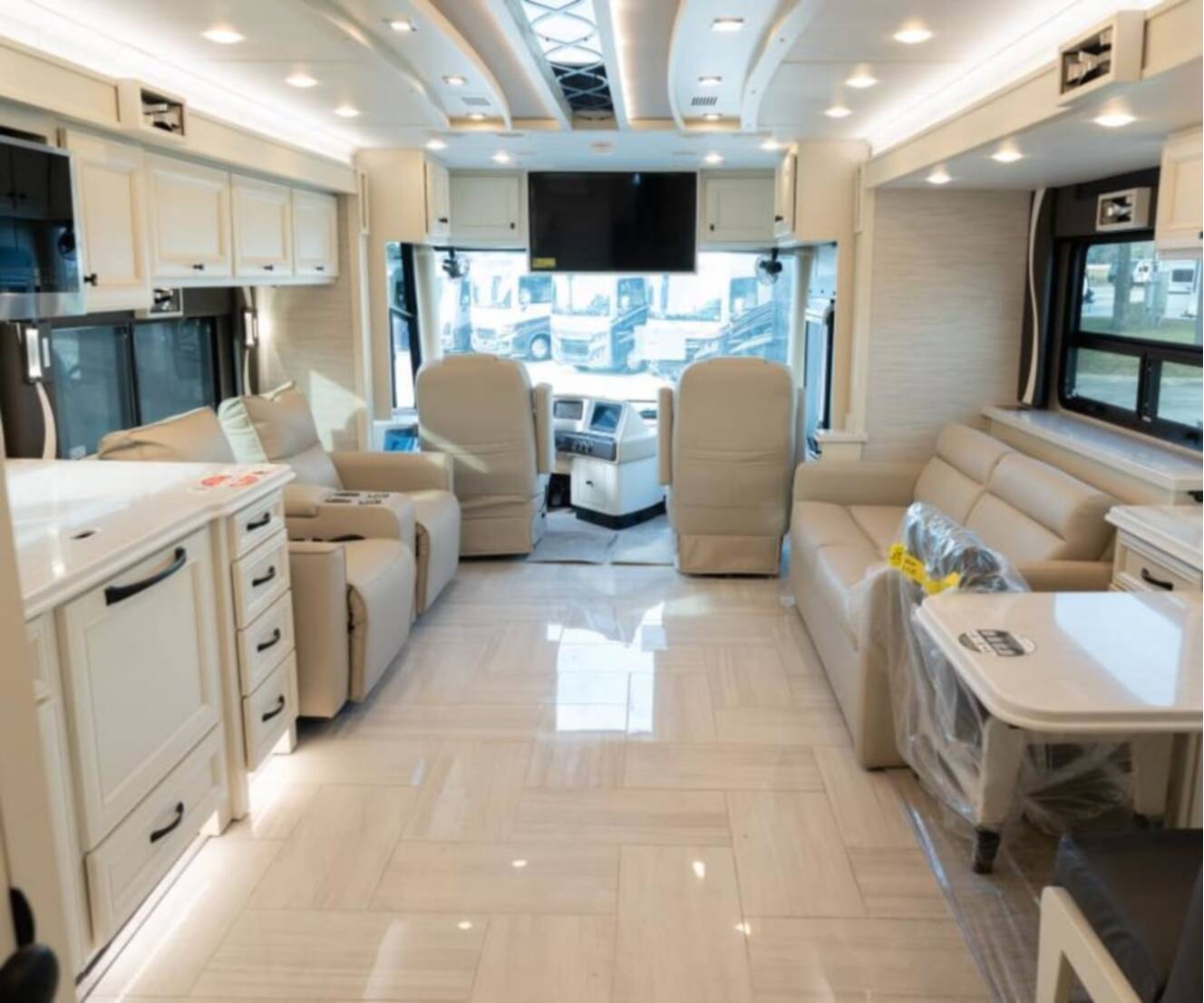 A photo of this 2026 Tiffin PHAETON 40IH
