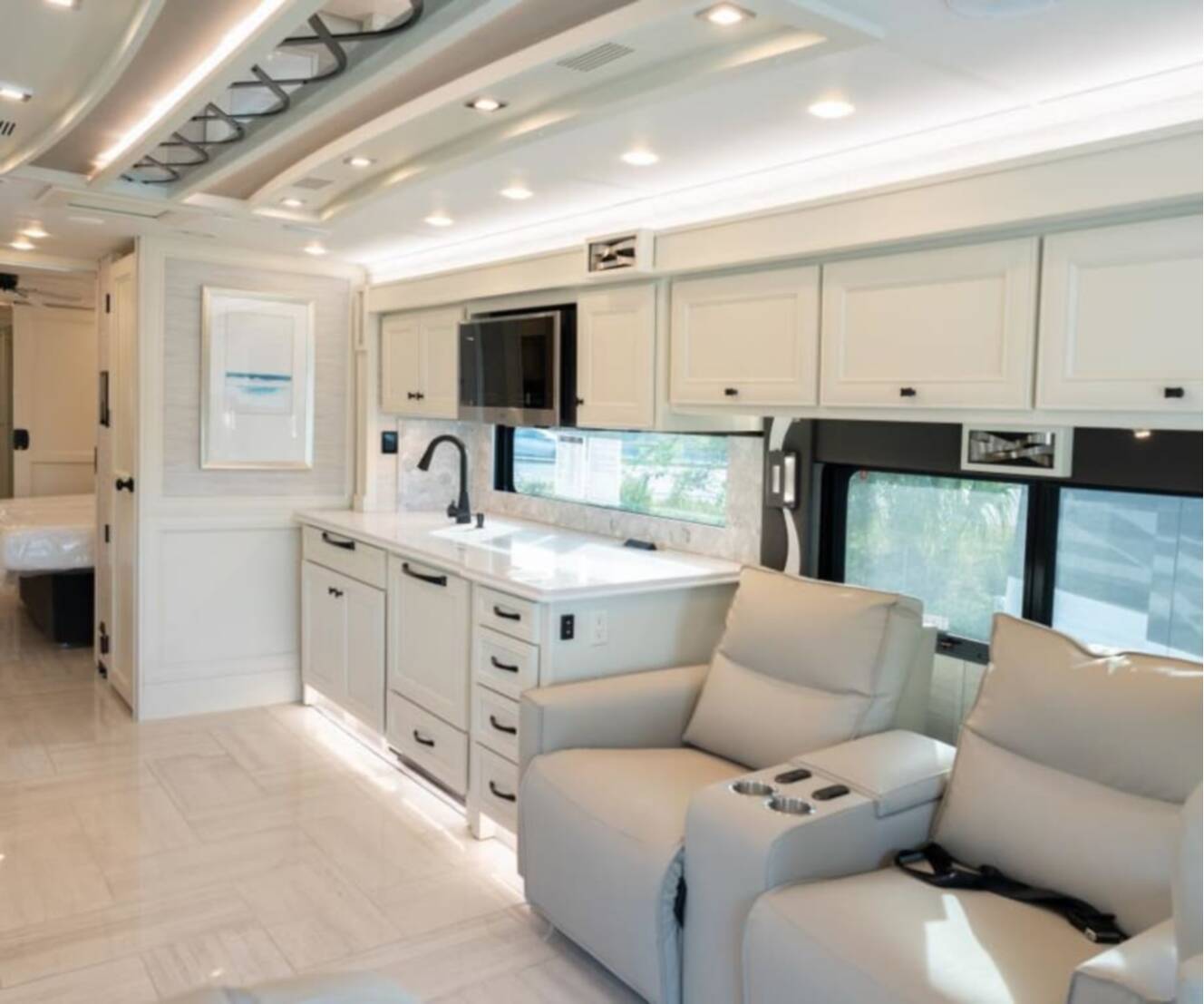 A photo of this 2026 Tiffin PHAETON 40IH