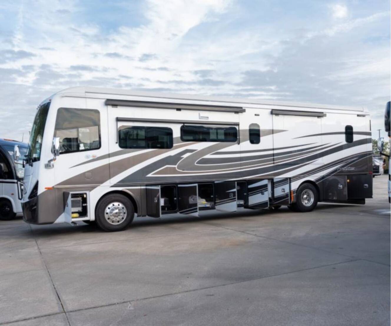 A photo of this 2026 Tiffin PHAETON 40IH