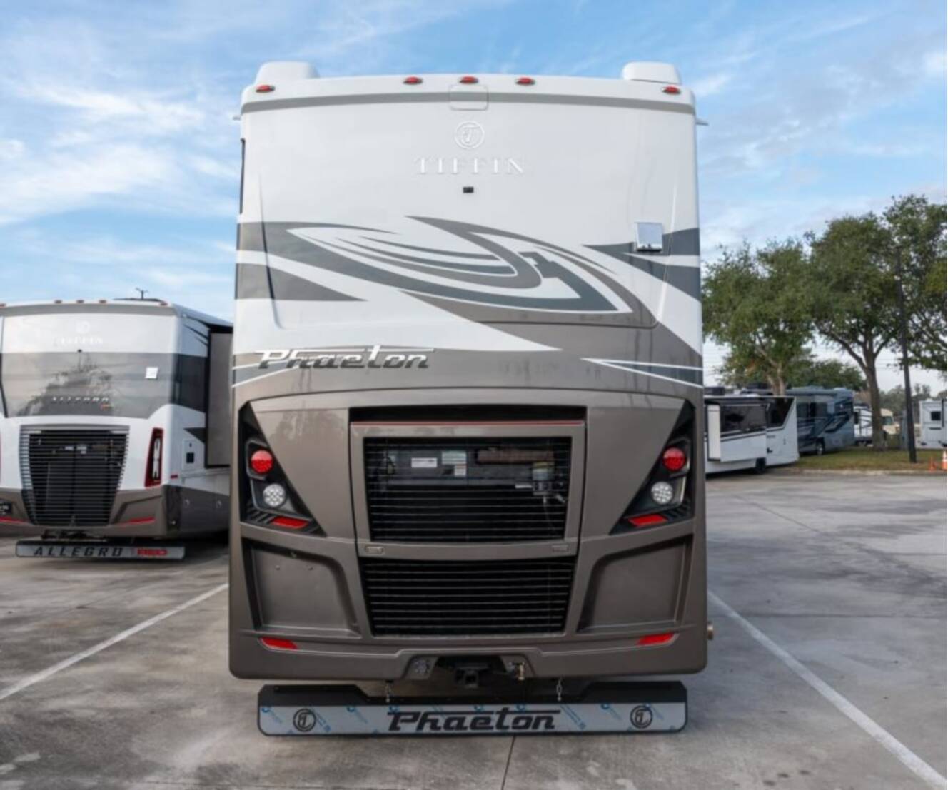 A photo of this 2026 Tiffin PHAETON 40IH