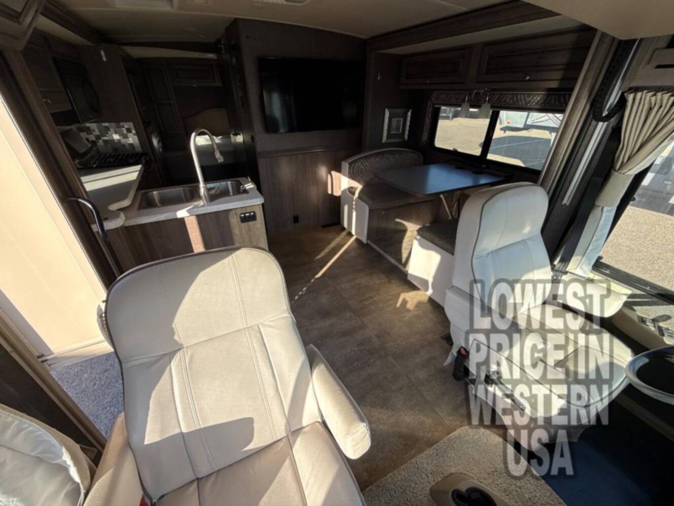 A photo of this 2018 Winnebago Vista LX 27N