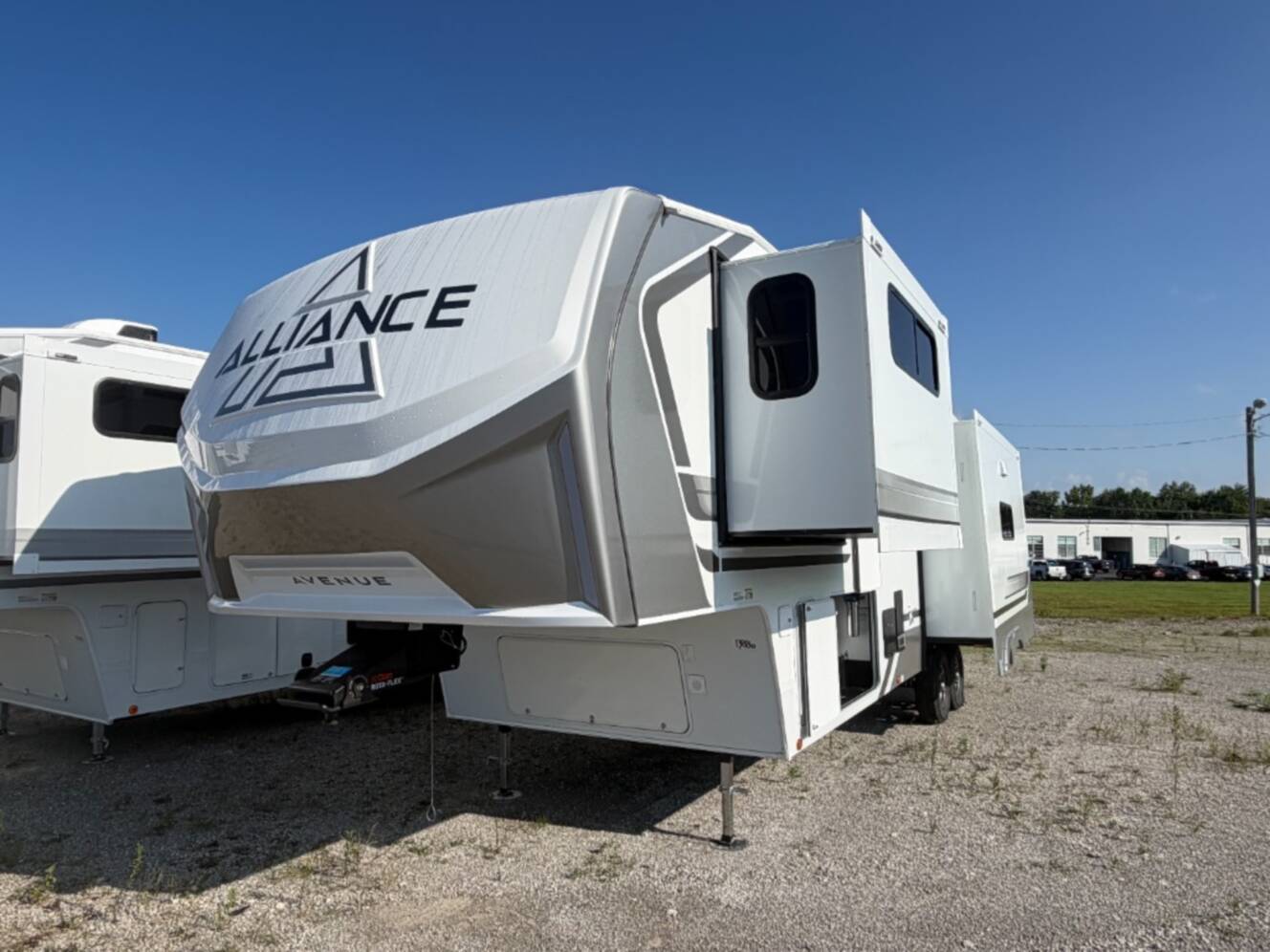 A photo of this 2027 Alliance Rv Avenue 32RLS