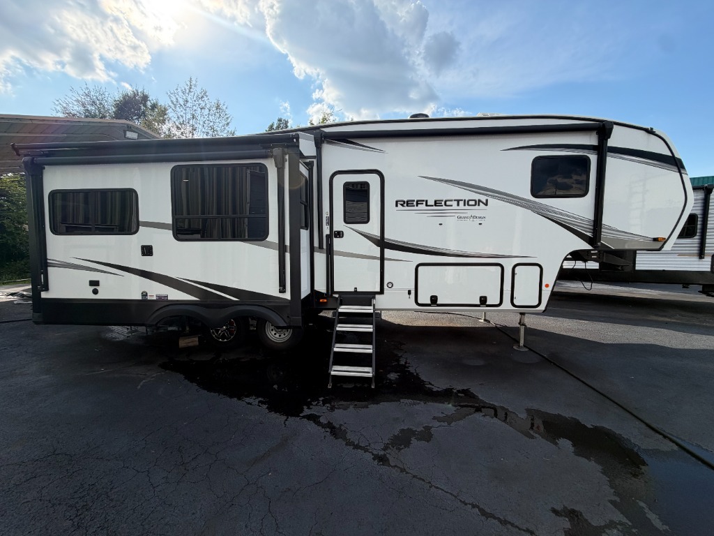 2024 Grand Design Reflection 303RLS RV