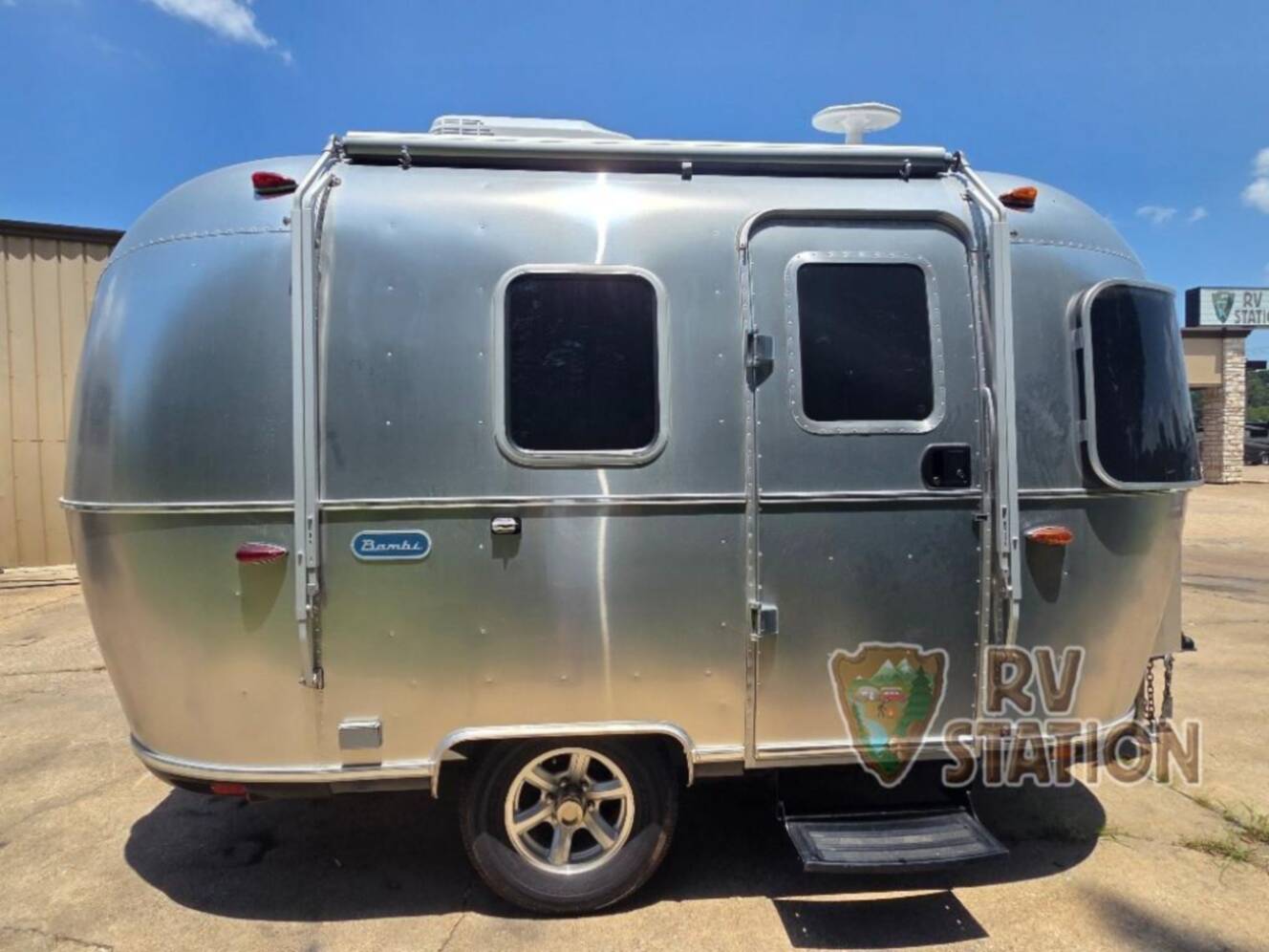 A photo of this 2025 Airstream Bambi 16RB