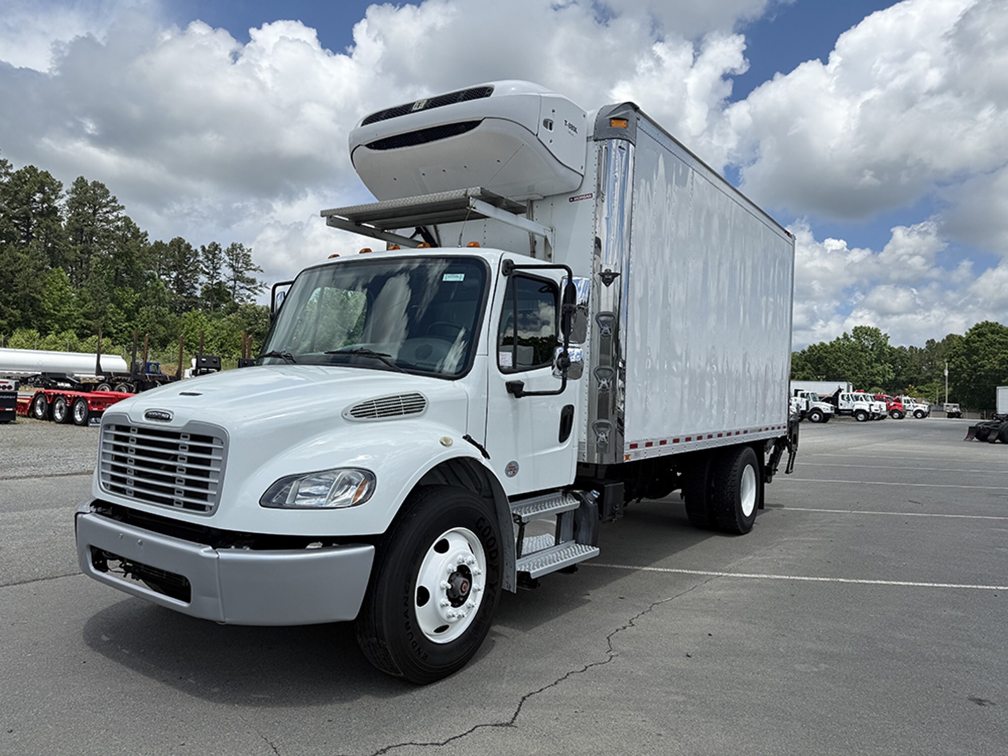2017 FREIGHTLINER BUSINESS CLASS M2 106 in Albemarle, NC