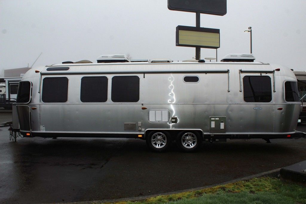 2016 Airstream Classic 30 in fife WA
