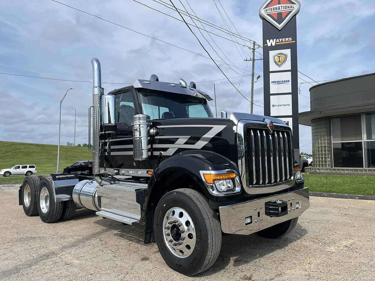 2027 INTERNATIONAL HX 520 in Columbus, MS