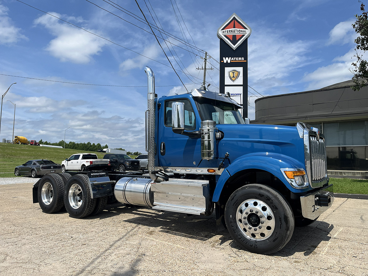 2027 INTERNATIONAL HX 520 in Columbus, MS