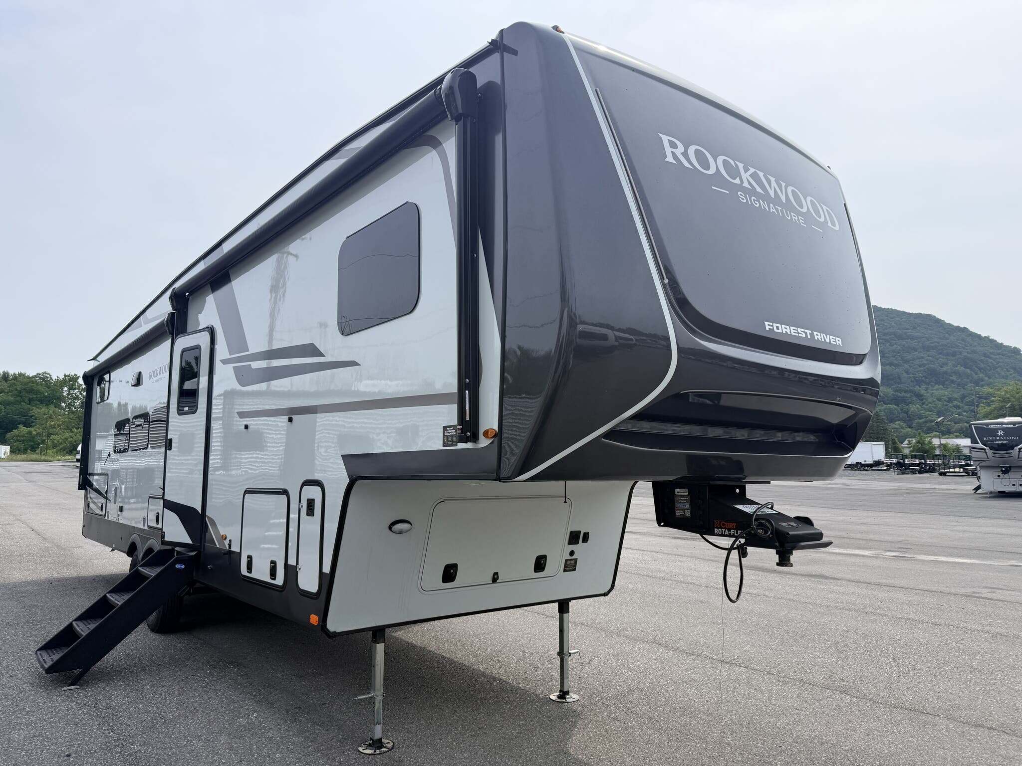 2027 Forest River Rockwood Signature R374DBH in mill hall PA