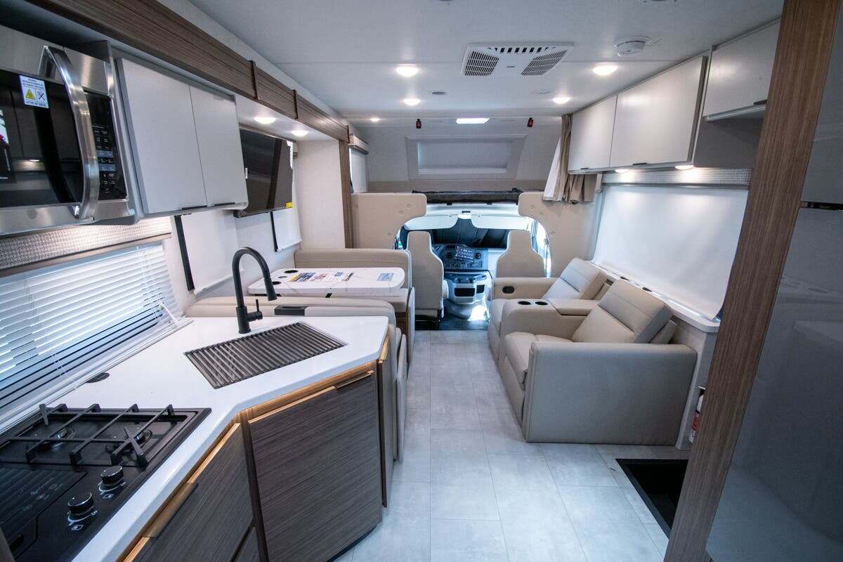 2027 Thor Motor Coach Quantum LF31 in alvarado TX