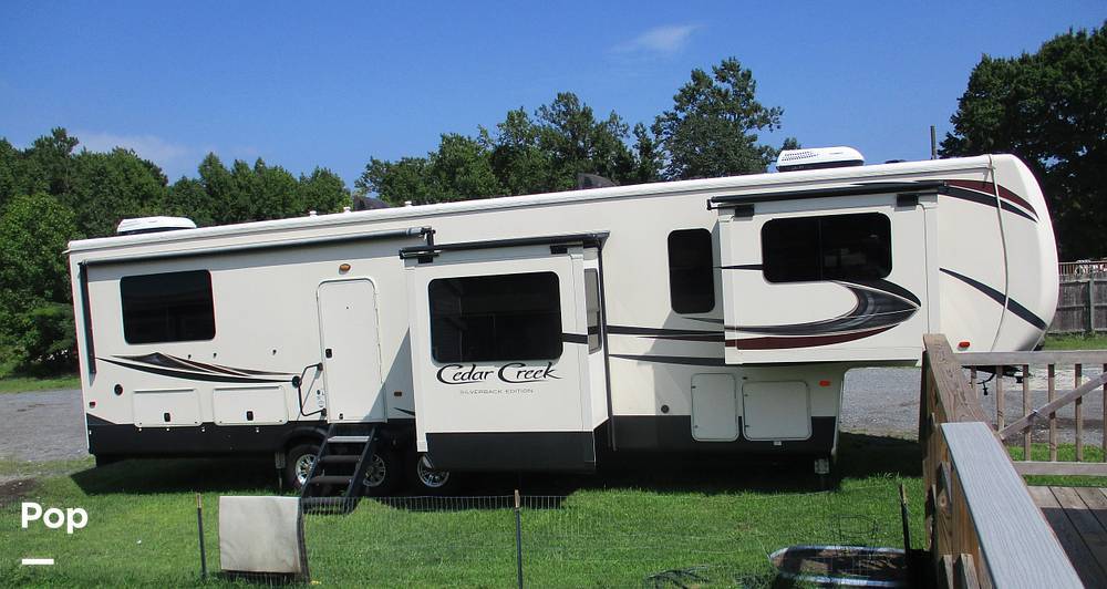 2019 Cedar Creek Silverback 37RTH in berlin MD