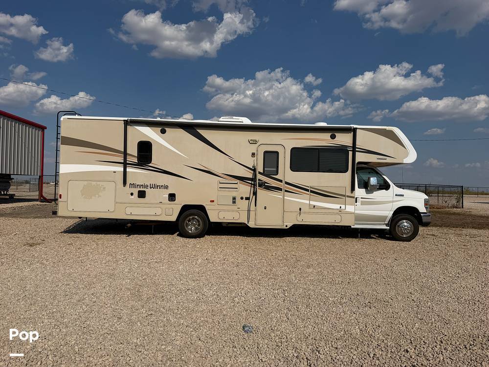 2016 Winnebago Minnie Winnie 31G in krum TX