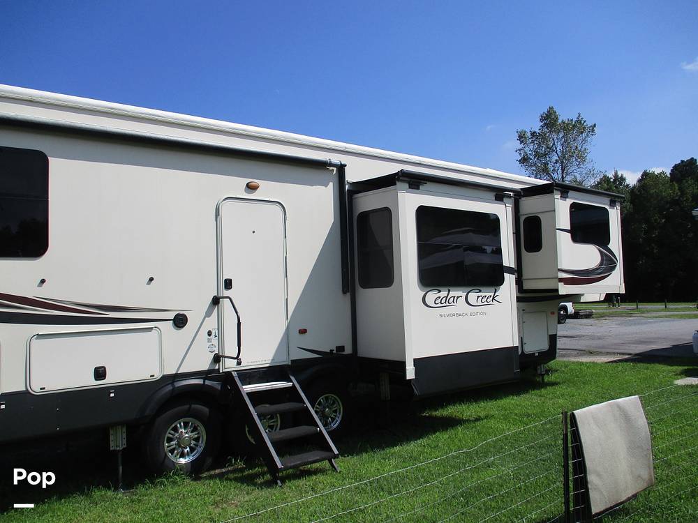 2019 Cedar Creek Silverback 37RTH in berlin MD