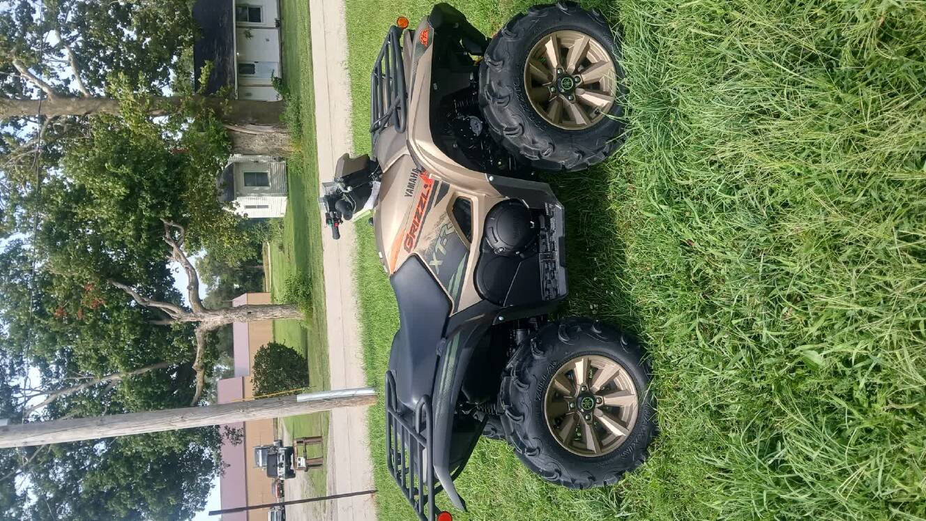 A photo of this 2027 Yamaha GRIZZLY EPS XT-R