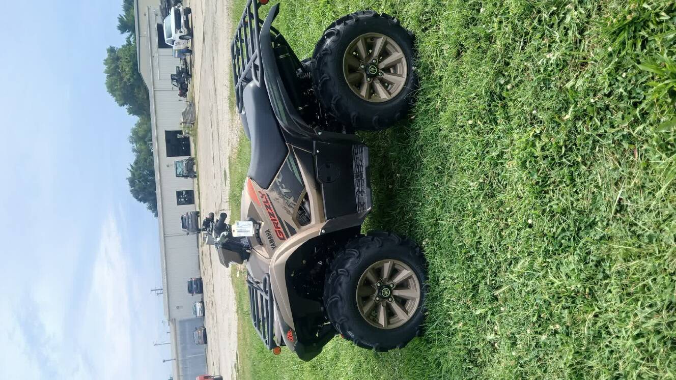 A photo of this 2027 Yamaha GRIZZLY EPS XT-R