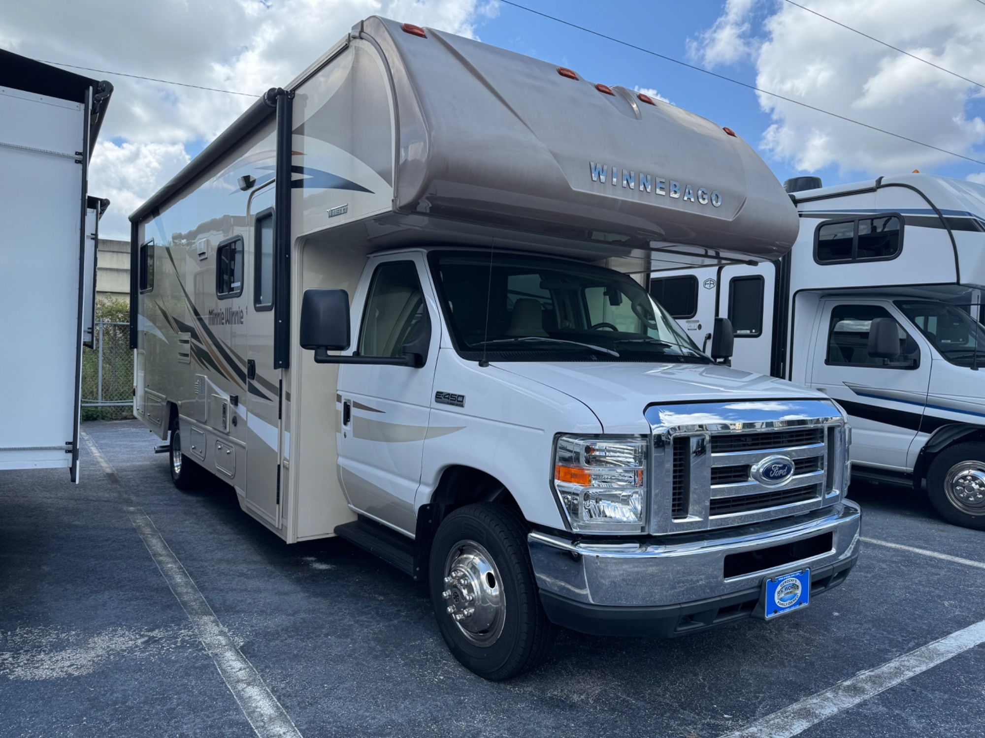 2017 Winnebago Minnie Winnie 26A in lakeland FL