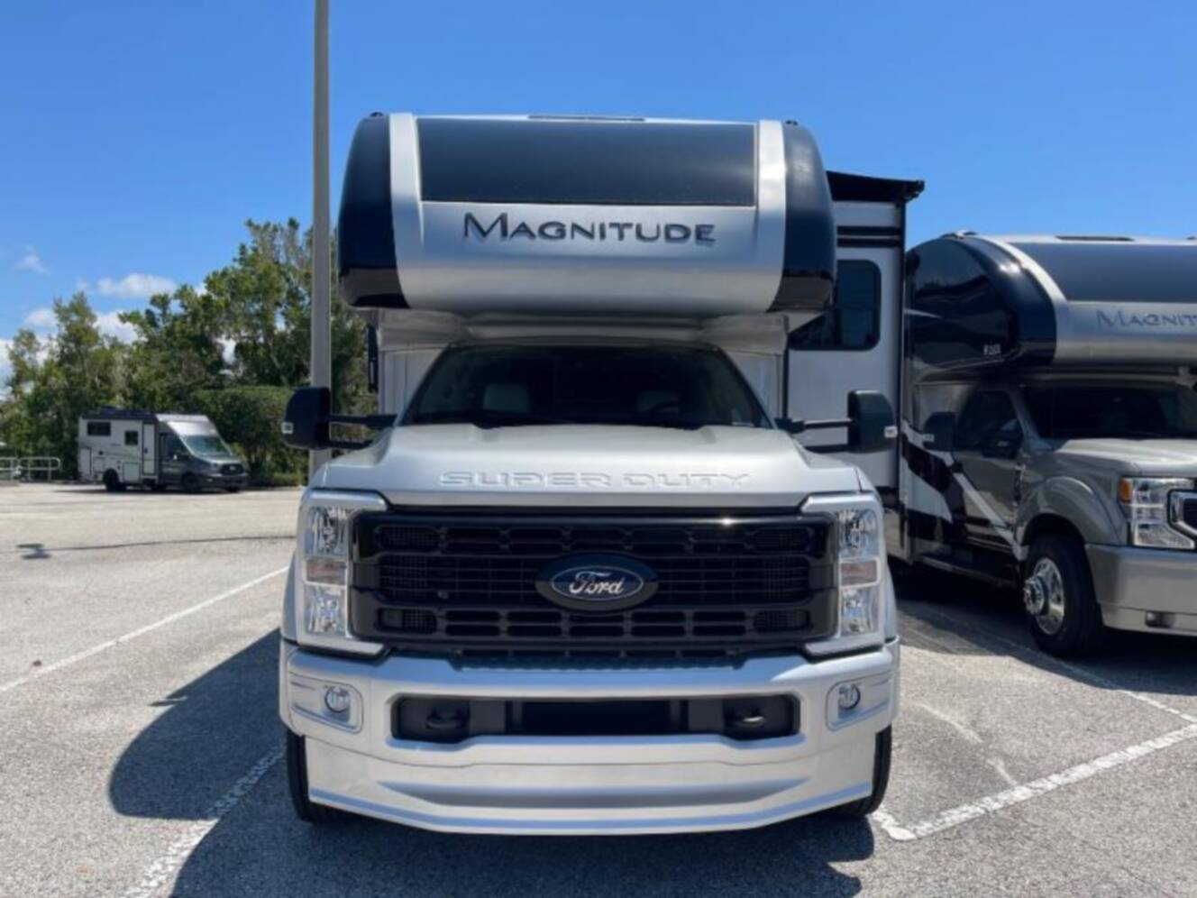 A photo of this 2025 Thor Motor Coach Magnitude S29