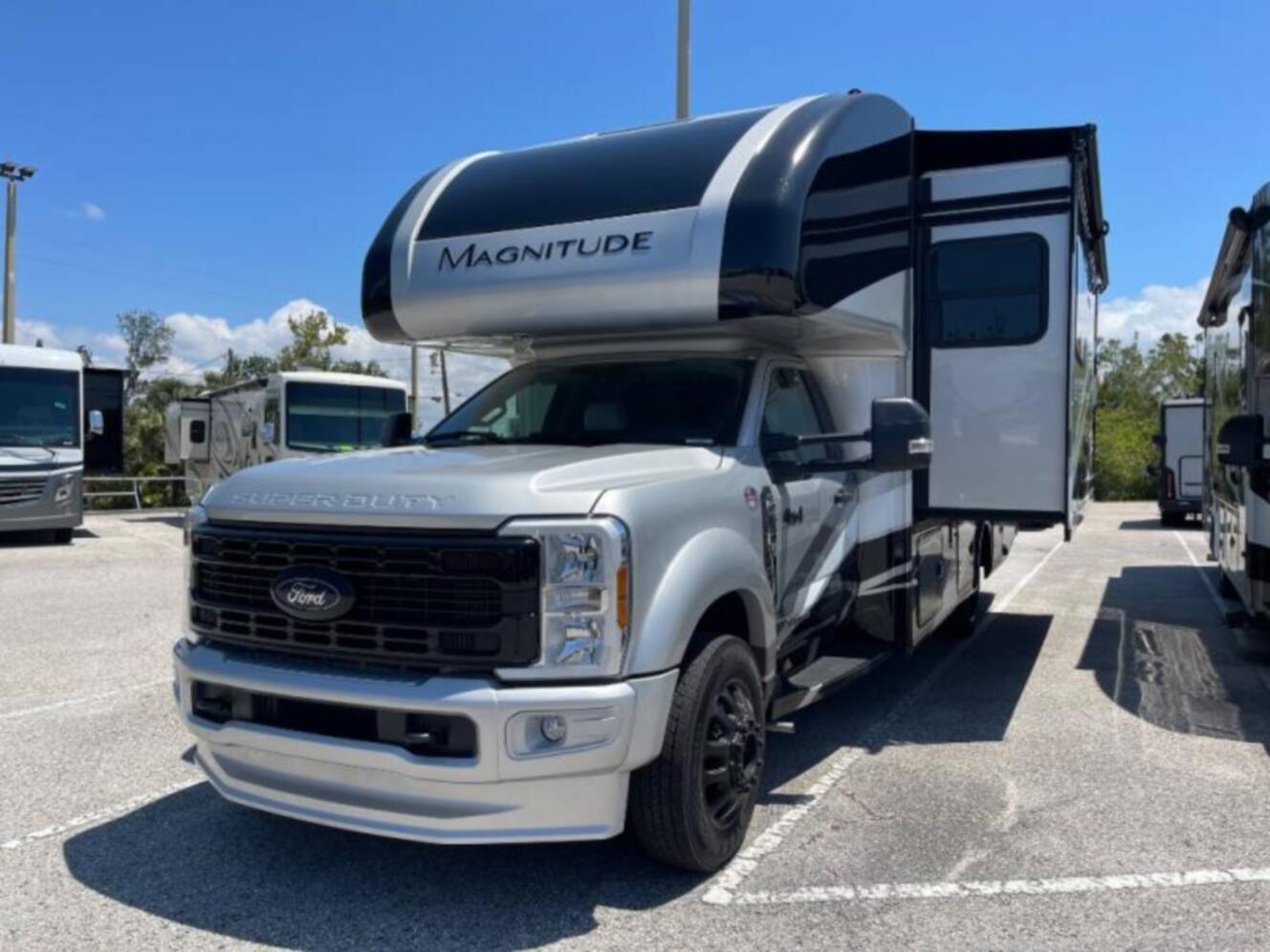 A photo of this 2025 Thor Motor Coach Magnitude S29