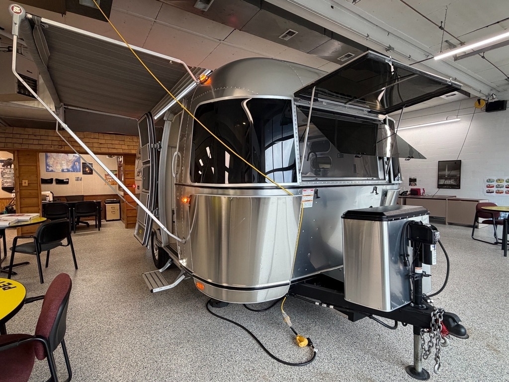 2022 Airstream Caravel 19CB in schererville IN