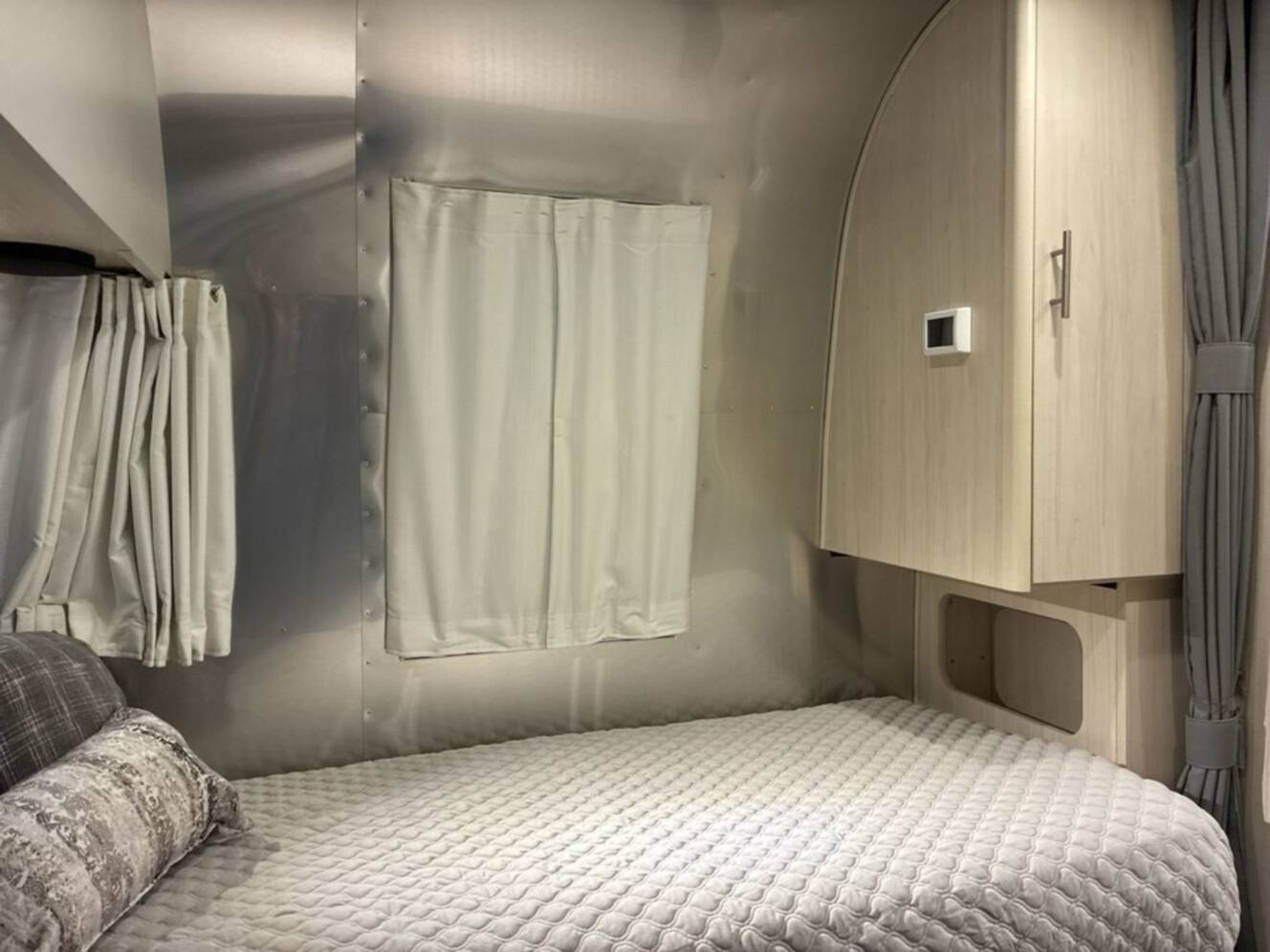 A photo of this 2025 Airstream Flying Cloud 23FB