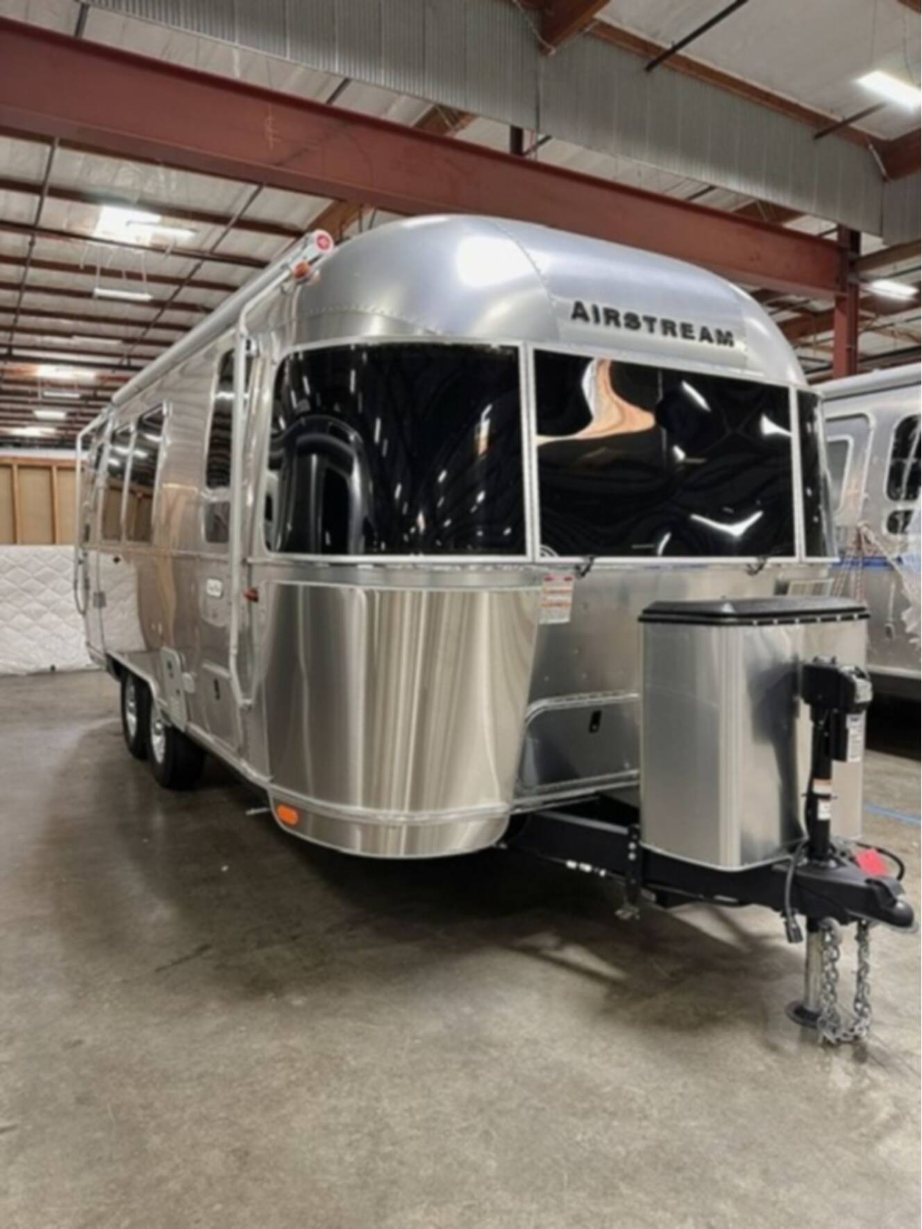A photo of this 2025 Airstream Flying Cloud 23FB
