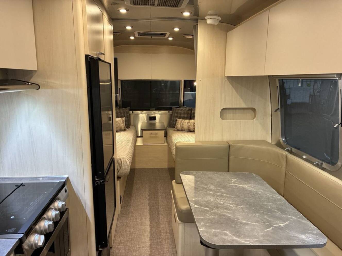 A photo of this 2025 Airstream Flying Cloud 23FB