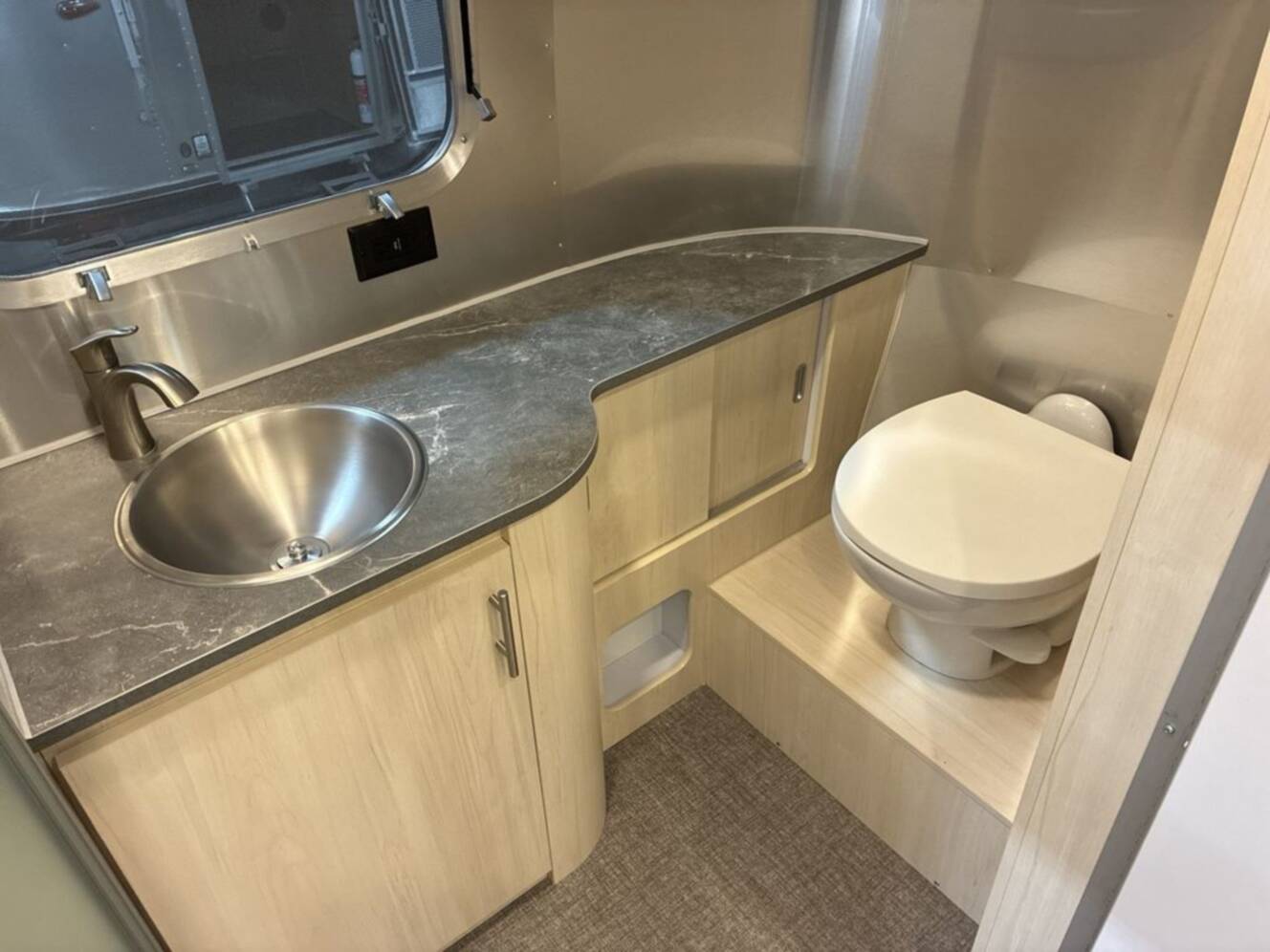 A photo of this 2025 Airstream Flying Cloud 23FB