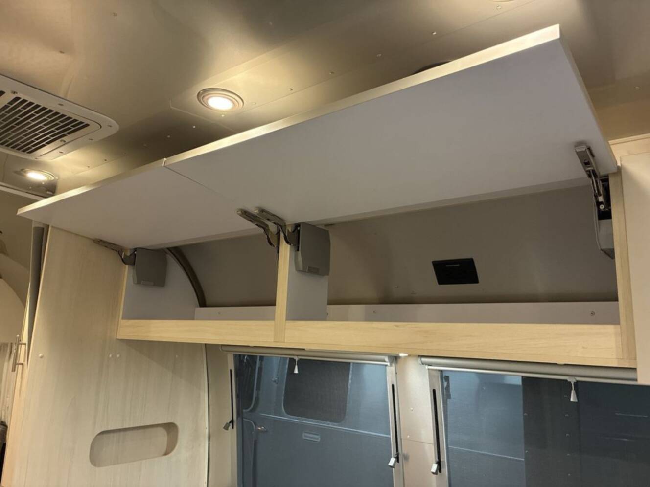A photo of this 2025 Airstream Flying Cloud 23FB