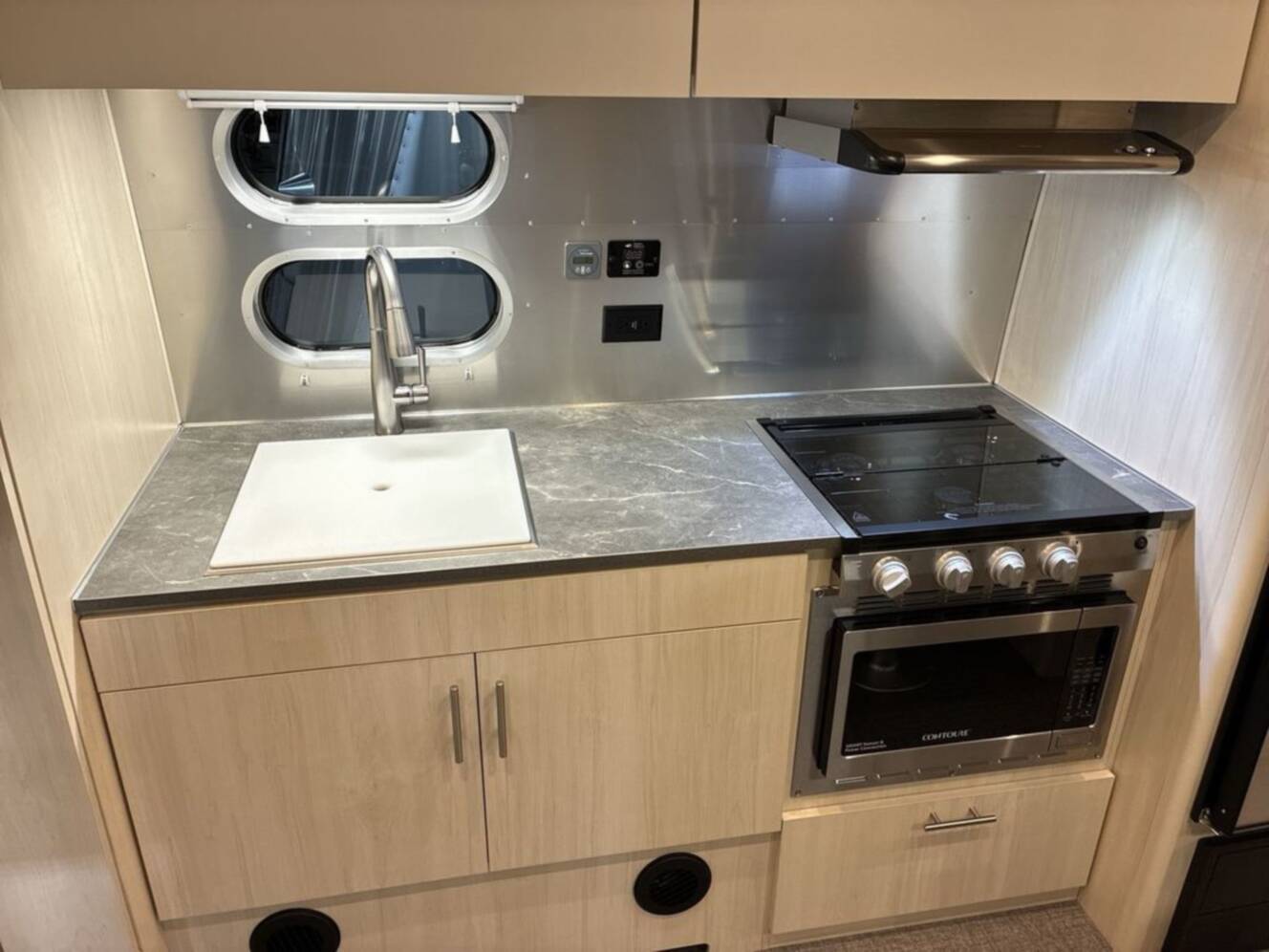 A photo of this 2025 Airstream Flying Cloud 23FB