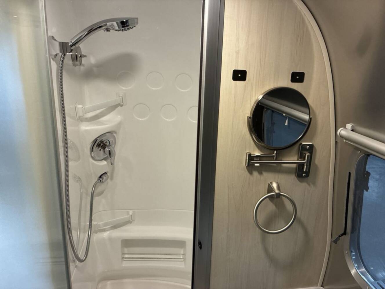 A photo of this 2025 Airstream Flying Cloud 23FB