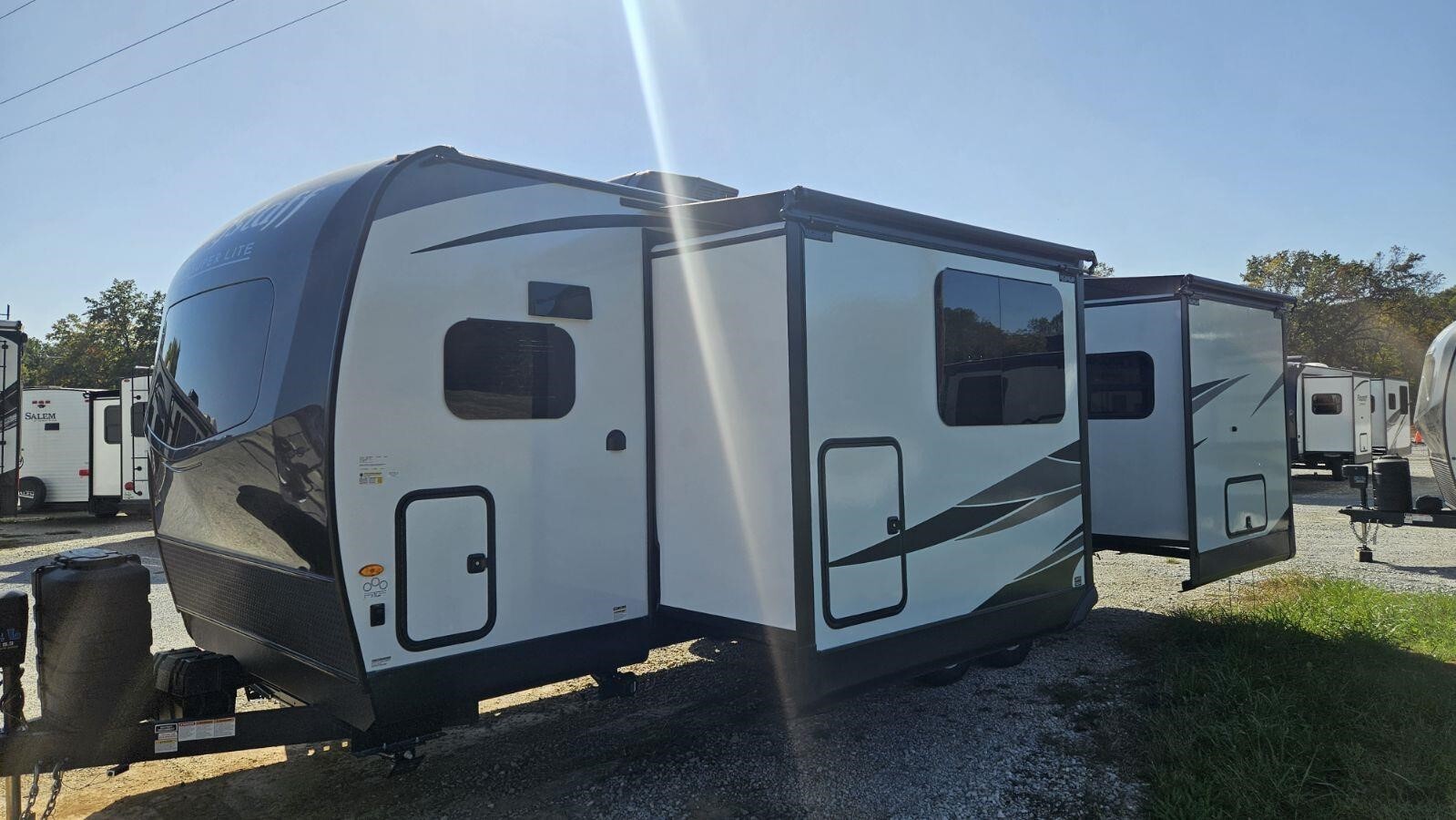 2025 Forest River FLAGSTAFF SUPER LITE 26SFK in mitchell IN