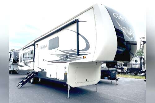 2021 Forest River CEDAR CREEK 38DBRK in harrisburg PA