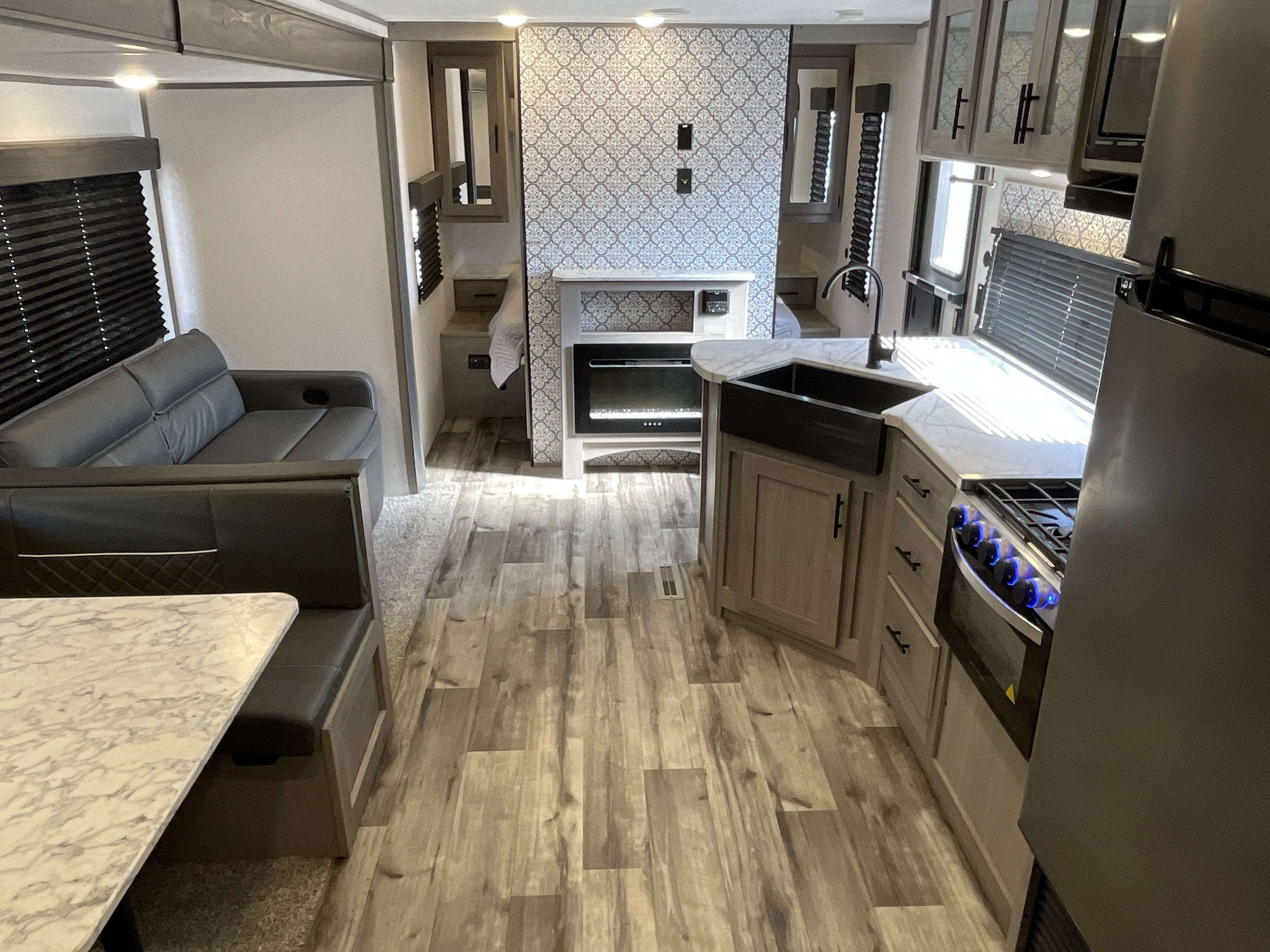 2022 Coleman COLEMAN LANTERN 334BH in wauconda IL