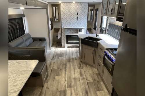 2022 Coleman COLEMAN LANTERN 334BH in wauconda IL