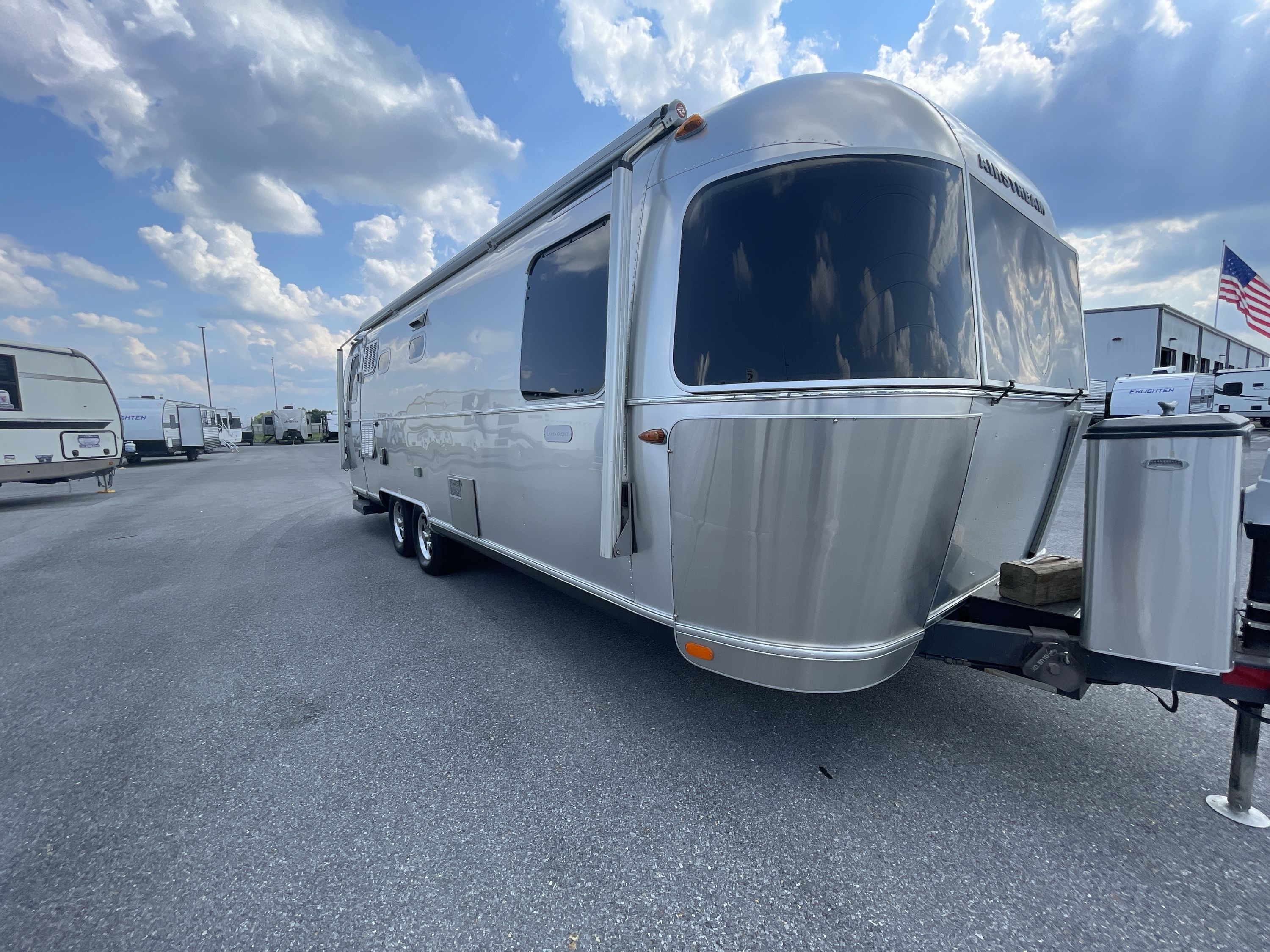 2016 Airstream LAND YACHT 28FB in breaux bridge LA